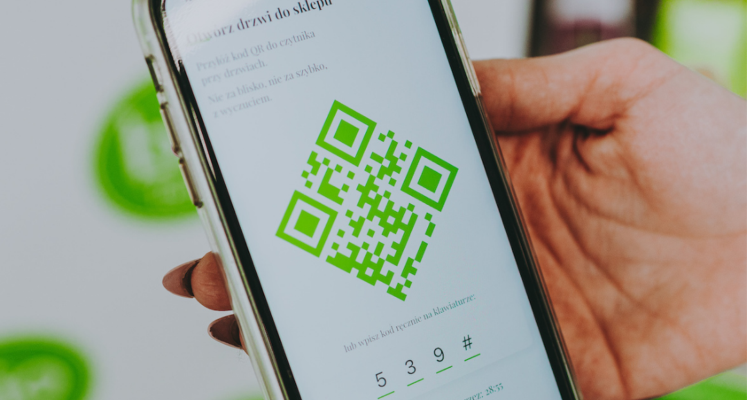 Mobile app for 24/7 access and control in unattended organic grocery stores