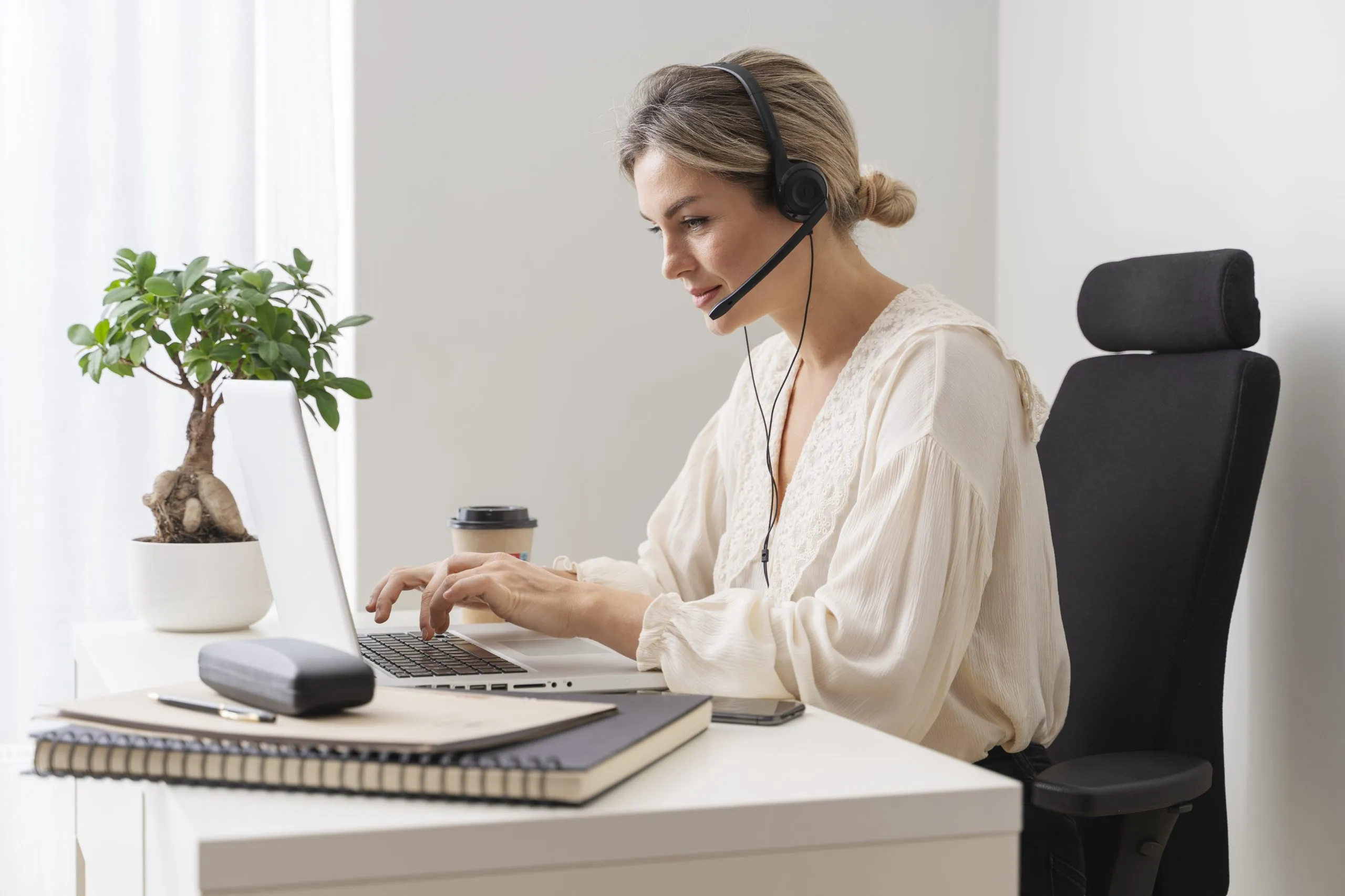 AI Booking Assistant for Salonty